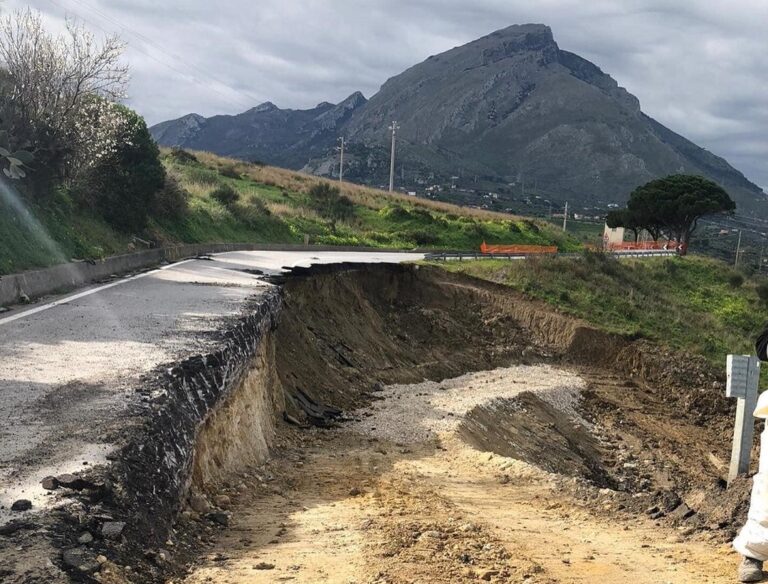 Lavori nella Ss 113: due mesi di attesa per riaprire strada franata tra Termini Imerese e Campofelice di Roccella