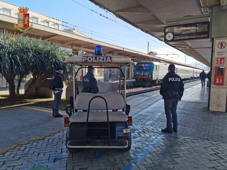 Circa 2.800 persone controllate dalla Polizia nelle stazioni ferroviarie: rintracciata a Termini Imerese una signora in stato confusionale