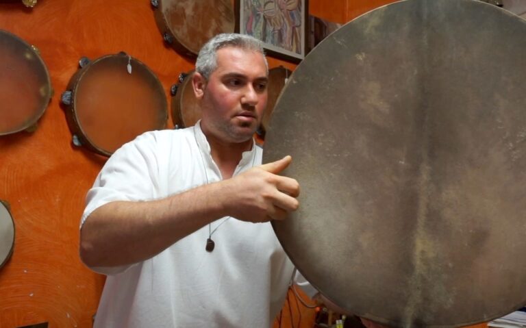 Gangi, l’artigiano del tamburo Fabrizio Fazio entra ufficialmente nel Registro delle eredità immateriali della Regione siciliana