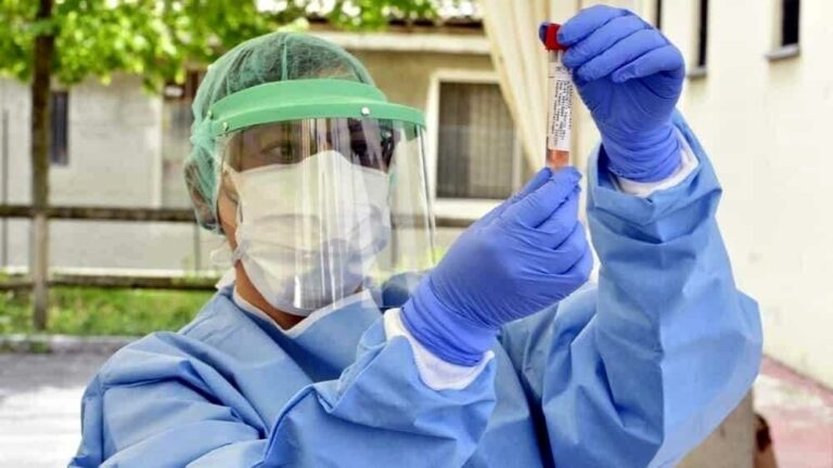 Covid, scendono ancora in Sicilia ricoveri e terapie intensive. La provincia di Palermo torna prima per contagi