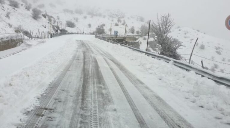 Polizzi Generosa, neve blocca strada per Piano Battaglia: gravi disagi sulla provinciale 119