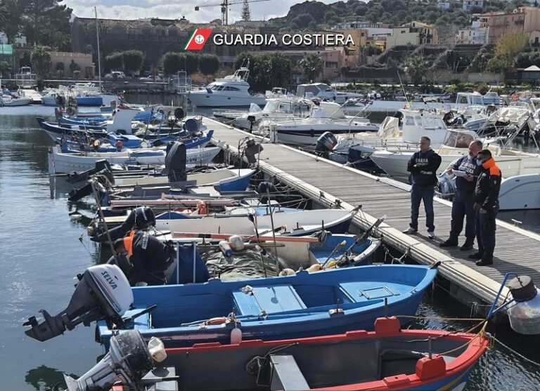 Trabia, Guardia Costiera sequestra nel porticciolo di San Nicola l’Arena attrezzi da pesca sportiva non consentiti