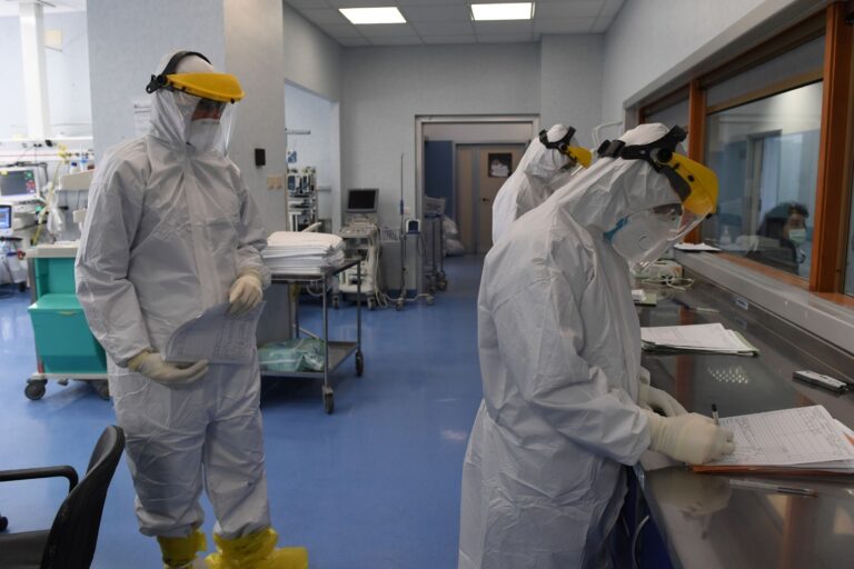 Covid: in Sicilia risalgono positivi, ricoveri e terapie intensive