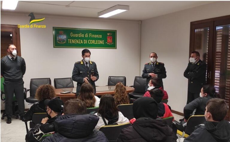 Visita scolastica alla Guardia di Finanza di Corleone: presente il Comandante del Gruppo di Termini Imerese