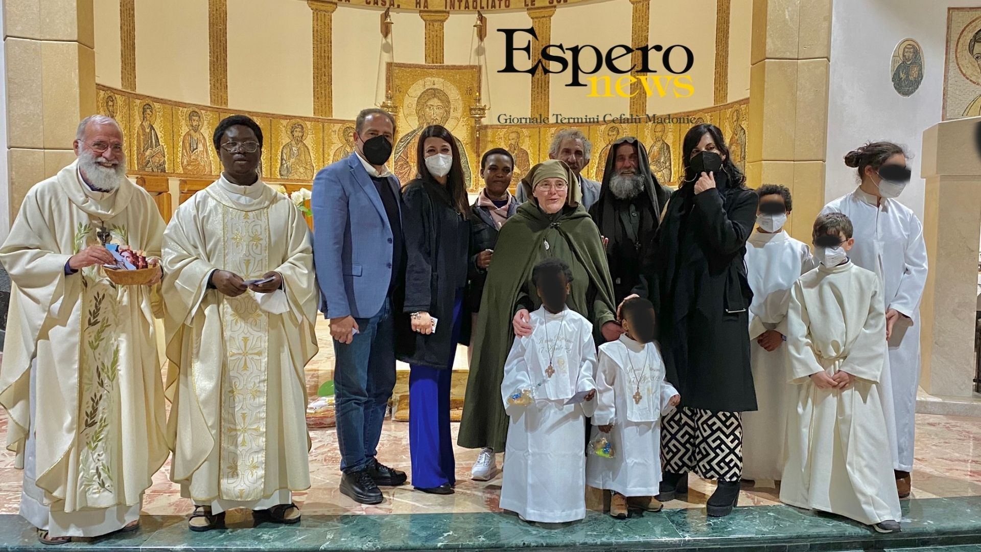 Gli “Amici della Missione” di Sciara, battezzano due bambini alla missione di Biagio Conte