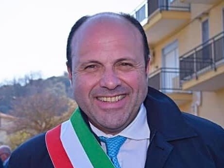 Trabia, si dimette il sindaco Ortolano: “Ho appreso di essere indagato”