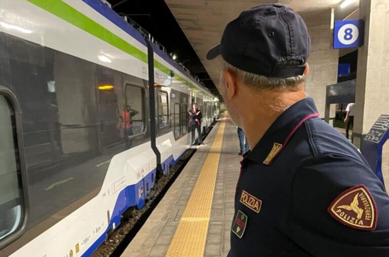 Sottoposto a libertà vigilata si allontana dalla residenza: rintracciato dalla Polizia ferroviaria di Termini Imerese