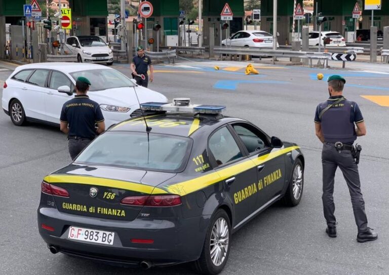 Buonfornello, Finanzieri sequestrano 33 kg di cocaina. Valore: 2.500.000 euro