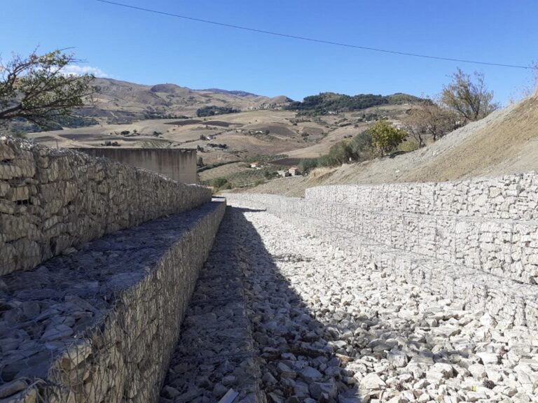 Gangi, completati lavori sistemazione del torrente adiacente l’ex casa mandamentale