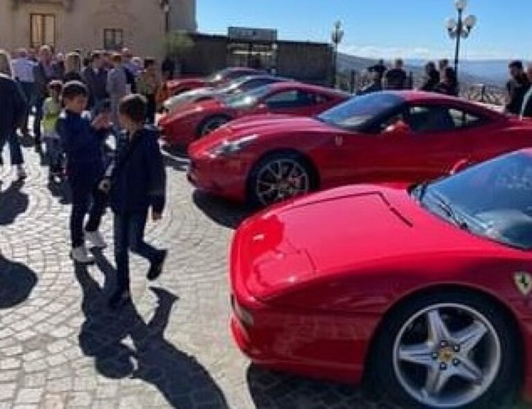 Petralia Sottana ha ospitato le Ferrari del Club ”Gilles Villneuve” di Palermo