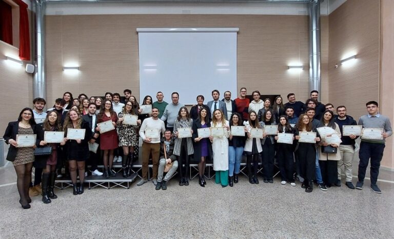 Gangi, consegnate le borse di studio dell’Accademia degli Industriosi agli studenti meritevoli