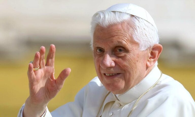 Papa Benedetto XVI è morto: il pontefice emerito aveva 95 anni