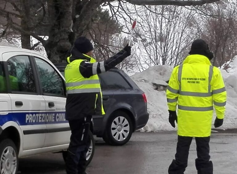 Piano Battaglia,1500 auto nel week end: esauriti tutti i parcheggi. Commissario convoca tavolo per razionalizzare flusso veicolare