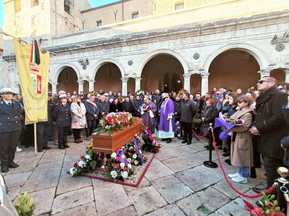 Petralia Soprana, la Chiesa Madre stracolma per l’ultimo saluto all’assessore Carmelo Conte