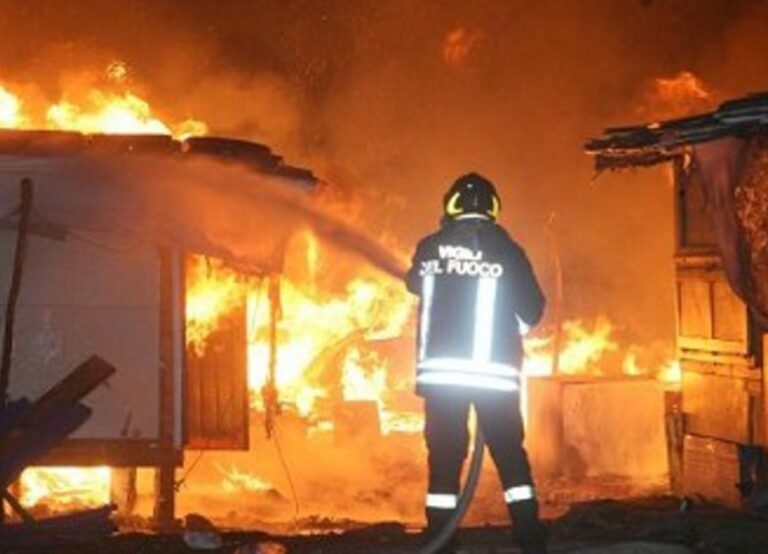 Mezzo pesante in fiamme sulla A-19 tra gli svincoli di Trabia e Altavilla Milicia