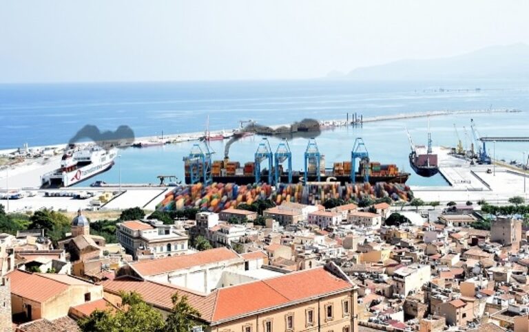 Termini Imerese, la polemica sull’invasione dei TIR. “Comitato Città porto”: qualcuno ci prende in giro