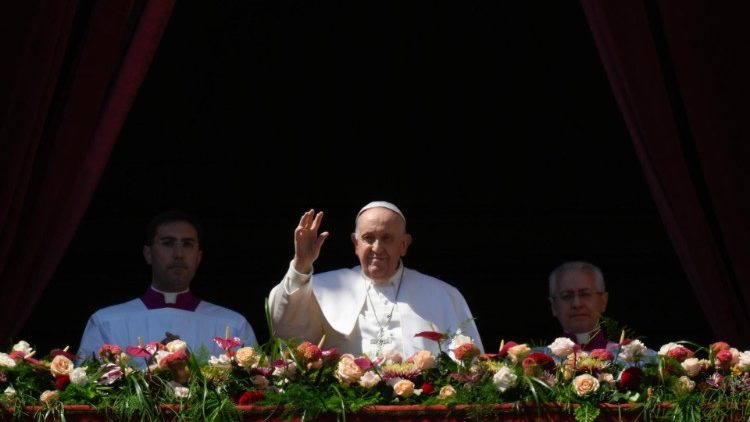 Papa Francesco Pasqua 2023: “basta conflitti, riapriamo il dialogo e costruiamo un futuro di pace”