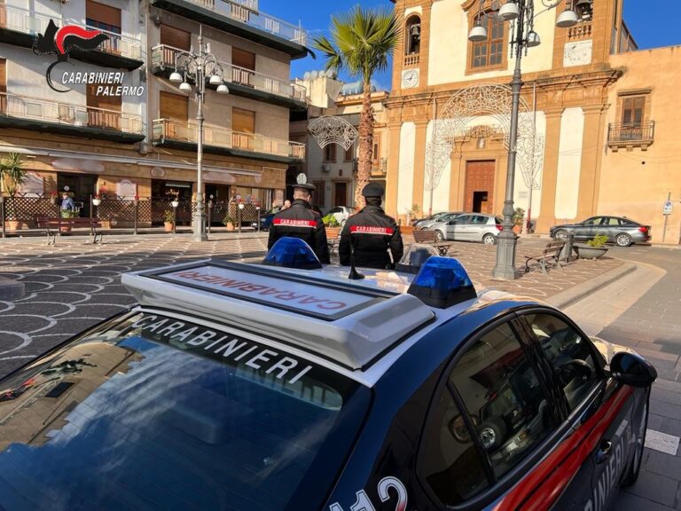 “Operazione Cristallo”, i Carabinieri di Bagheria eseguono 12 misure cautelari per i reati di estorsione, spaccio e detenzione di stupefacenti