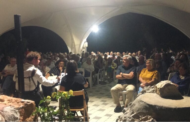 Notti di BCsicilia: la fisarmonica di Pietro Adragna incanta il numeroso pubblico al Santuario Madonna del Furi a Cinisi