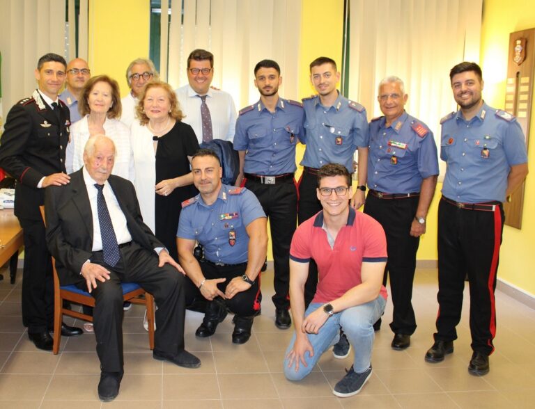 Nei secoli fedele! Vice brigadiere compie 102 anni e festeggia con i “colleghi” della compagnia Carabinieri di Bagheria