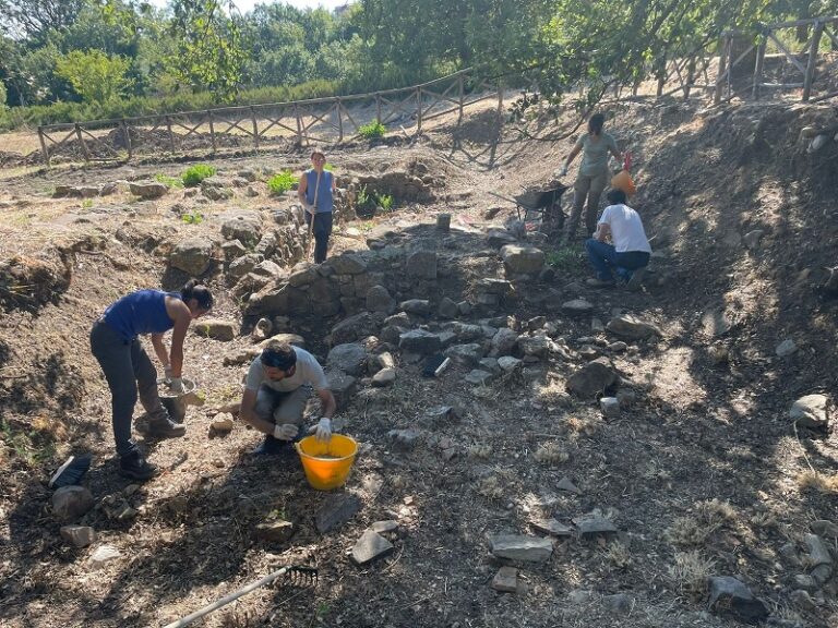 Castellana Sicula, dopo vent’anni riprendono gli scavi archeologici nel sito tardo romano di Contrada Muratore