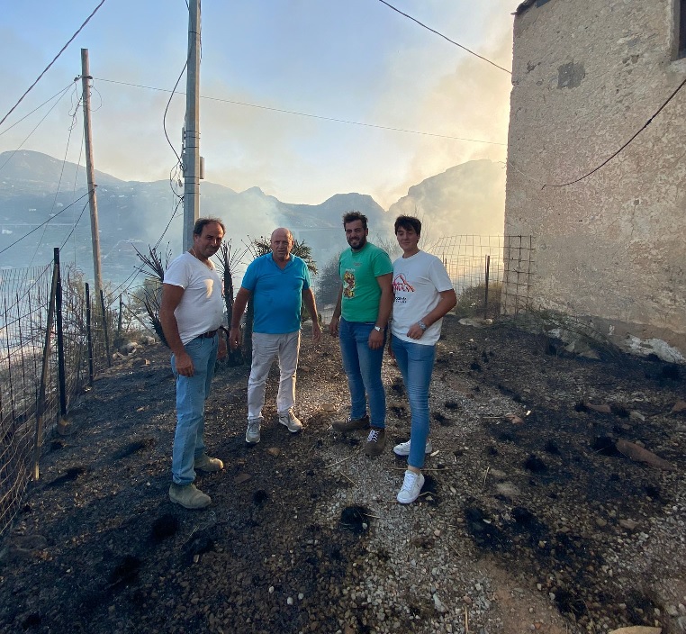 Termini Imerese, incendi. Comitato Santa Marina: “Siamo stati noi ad intervenire per primi e lavorato per domare le fiamme ed evitare il peggio”