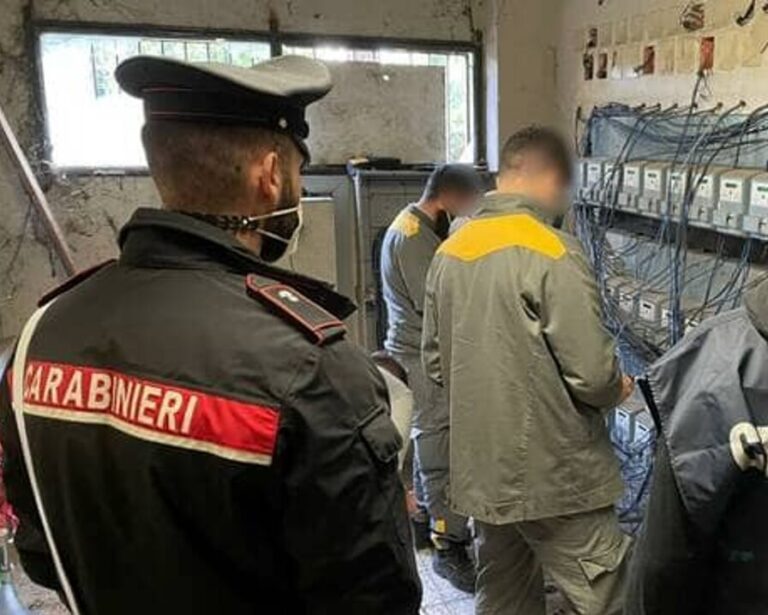 Rubavano energia elettrica all’ENEL: a Brancaccio denunciate 10 persone, abitavano tutte nello stesso palazzo