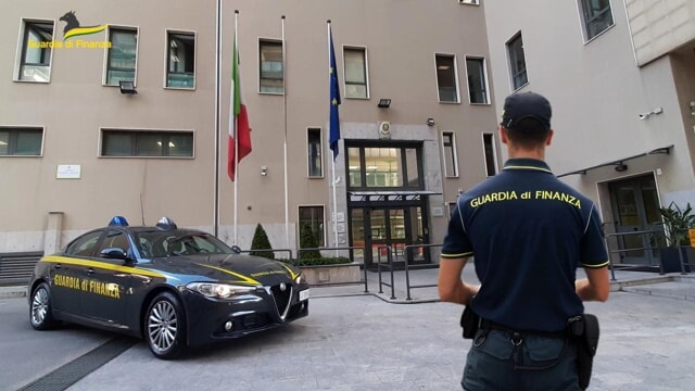 Percepiva indebitamente il RDC e istigava alla corruzione, arrestato un uomo e sequestrate somme per 600mila euro