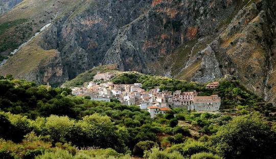 Isnello celebra le verdure tradizionali e antiche delle Madonie, dal 20 al 21 aprile il borgo si prepara alla festa