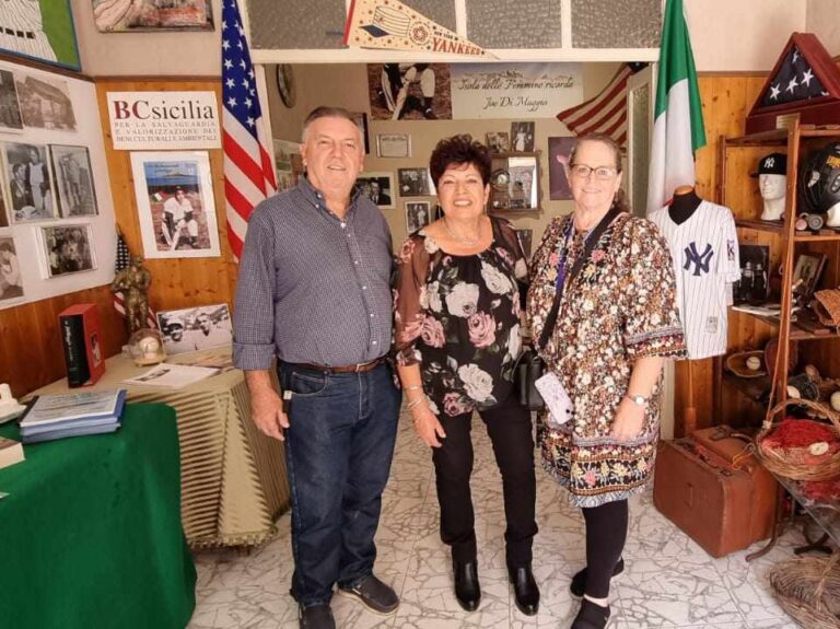 Direttrice del Pittsburg Historical Museum in visita alla Casa Museo Joe Di Maggio di Isola delle Femmine