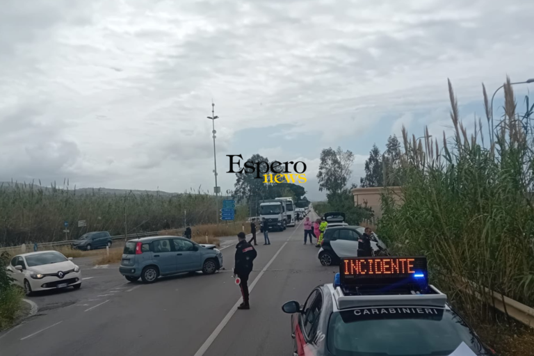 Incidente sulla SS13 all’entrata di Lascari, traffico rallentato