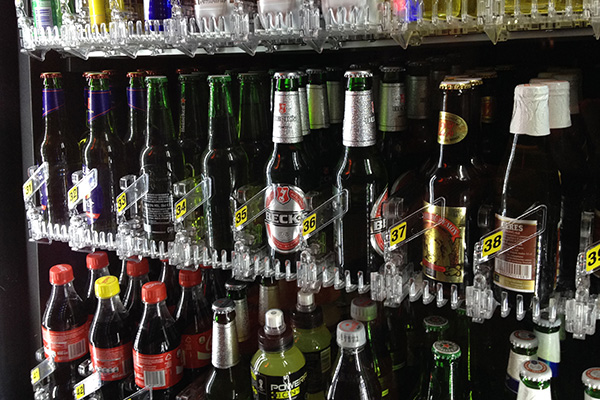 Termini Imerese, distributore automatico erogava bevande alcoliche anche a minorenni. Sospesa per tre mesi l’attività