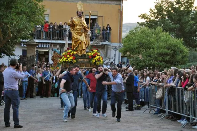 Gangi, in migliaia alla processione dedicata allo Spirito Santo