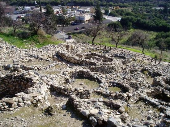 Rovine tholoidi nel sito neolitico cipriota di Choirokoitia