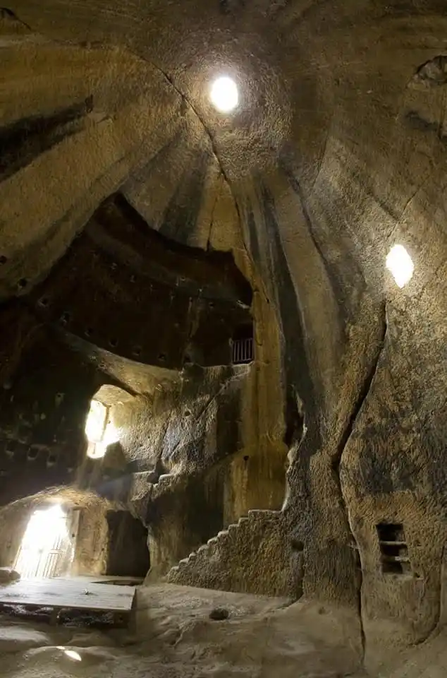 Alia, la tholos della Gurfa testimonia l’esistenza di un villaggio capoluogo di un proto-regno del XIII sec. a.C.?