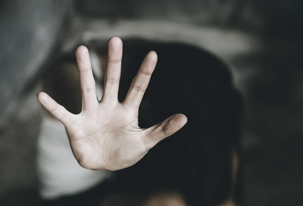 Tribunale di Termini Imerese: divieto di avvicinamento di genitori islamici alla figlia vittima di violenze