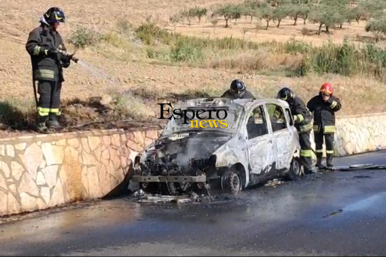 Sciara: auto in fiamme sulla SP21, illesi conducente e passeggeri