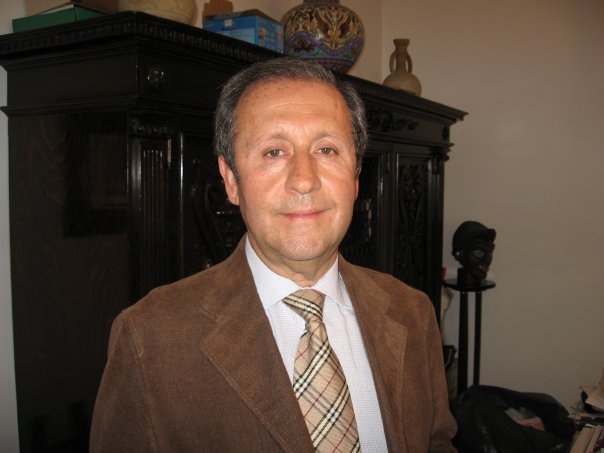 Addio al professor Gaetano De Bernardis: un’eredità di cultura e amore per il sapere
