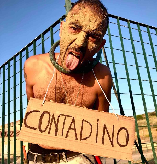 Aspettiamo soluzioni per la crisi idrica: provocatoria protesta di un Gruppo di attivisti di Campofelice di Roccella