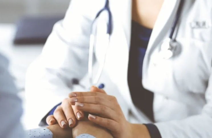 Il rapporto terapeutico: curare per professione e bisogno di aiuto