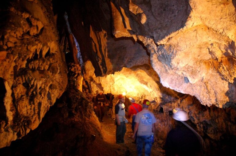 Cefalù, nell’ambito dell’iniziativa Magico Natale escursione guidata alla Grotta grande promossa da BCsicilia