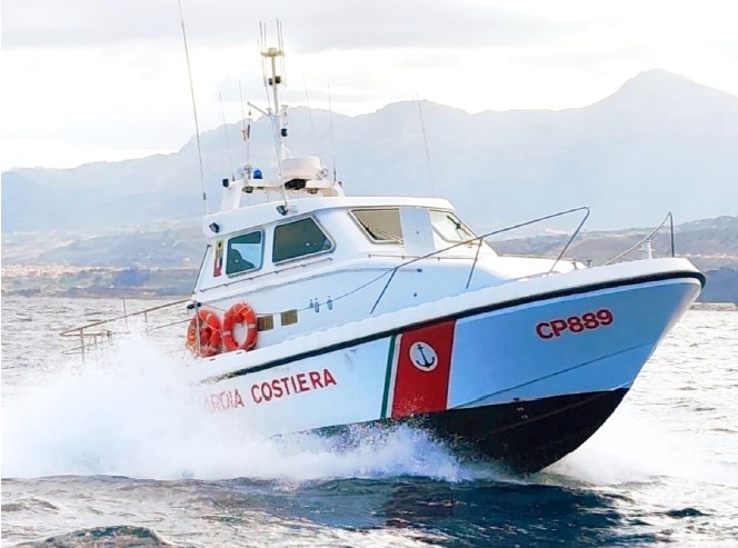 Guardia Costiera di Termini Imerese salva donna in mare a 5 km dalla costa di Trabia