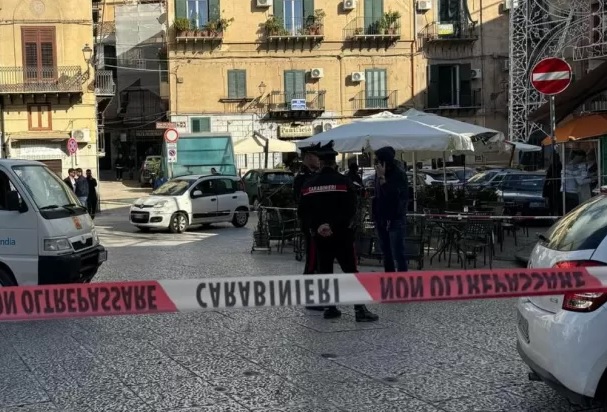 Monreale, sparatoria in piazza: morti tre ragazzi e due feriti