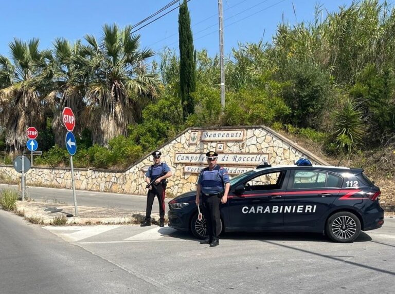 Campofelice di Roccella, colto con le mani nel sacco ladro 35enne, originario di Termini Imerese
