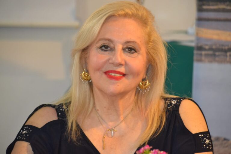 Sara Favarò: la voce siciliana che narra e incanta