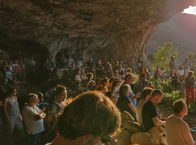 Celebrato il Solstizio d’Estate nella suggestiva Grotta Polifemo di Pizzolungo a Erice