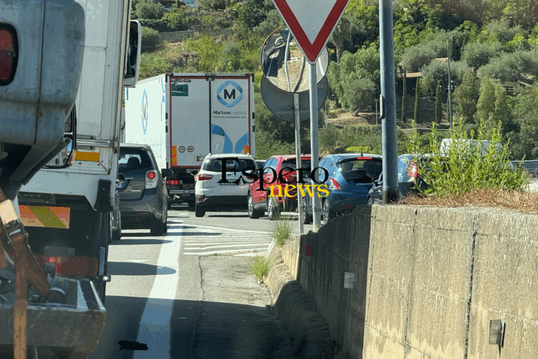 Incidente sulla A19 in galleria tra Termini Imerese e Trabia: traffico chiuso in direzione Palermo, coinvolti undici veicoli