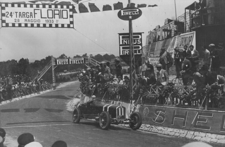 Collesano, donati al Museo della Targa Florio giubbotto e occhialoni del pilota Salvatore Napoli