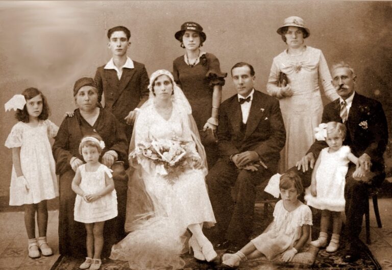 Al Museo Etnografico Siciliano Giuseppe Pitrè a Palermo “Ventanni di moda: gli anni  40 e 50”