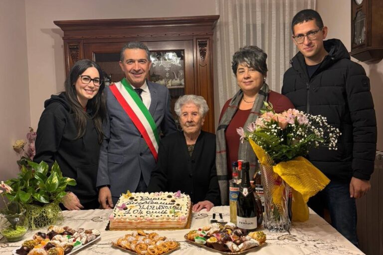Geraci Siculo in festa: Rosaria Macaluso compie 104 anni